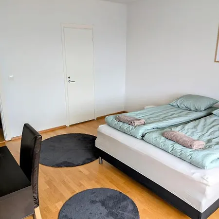 5- And Cozy Apartment, Free Parking *