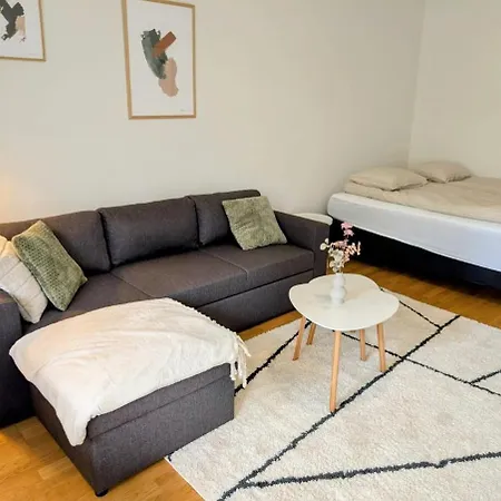 And Cozy Apartment, Free Parking Apartamento