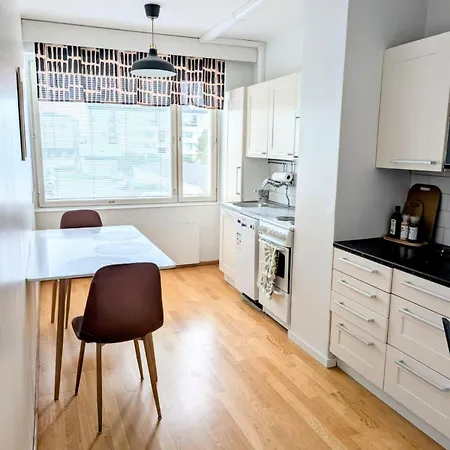 And Cozy Apartment, Free Parking Appartement *