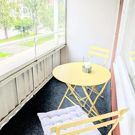 And Cozy Apartment, Free Parking Apartamento