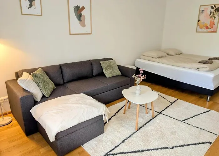 And Cozy Apartment, Free Parking Apartament